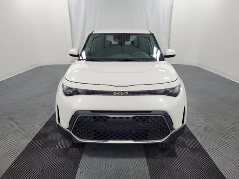Used 2023 Kia Soul LX w/ LX Technology Package image 14