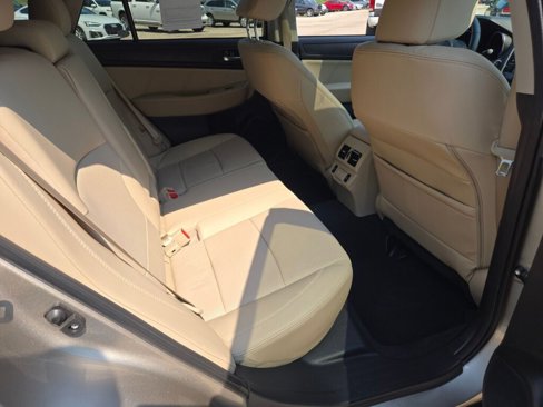 Used 2019 Subaru Outback 2.5i Limited w/ Popular Package #2 image 10