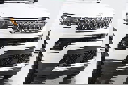 Used 2022 Jeep Compass Limited image 36