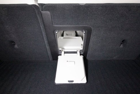 Used 2018 Volvo XC60 T5 Momentum w/ Vision Package image 33