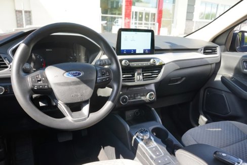 Used 2020 Ford Escape SE image 2