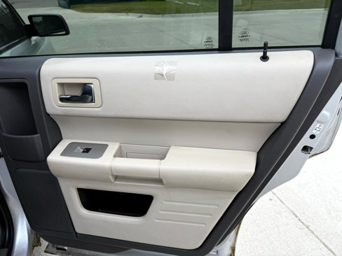 Used 2010 Ford Flex SE image 19