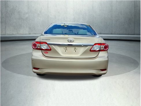 Used 2013 Toyota Corolla LE image 21