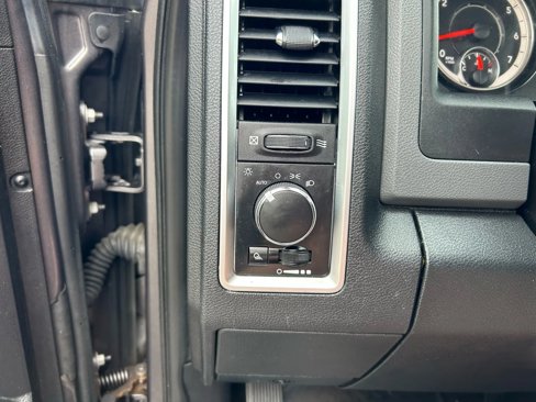 Used 2016 RAM 1500 Classic SLT image 13