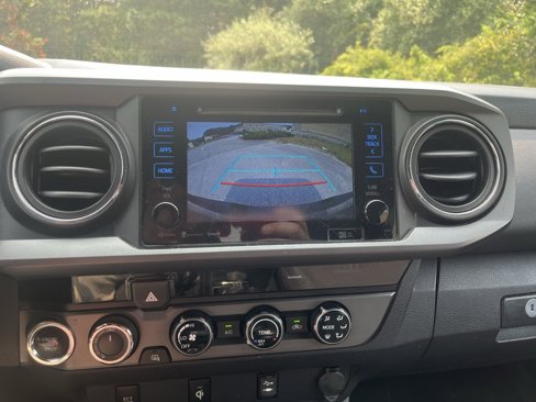 Used 2016 Toyota Tacoma SR image 13