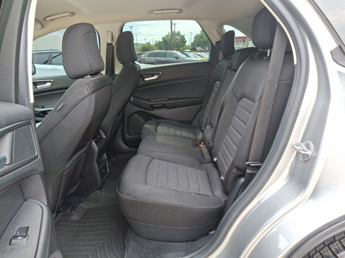 Used 2021 Ford Edge SE image 12