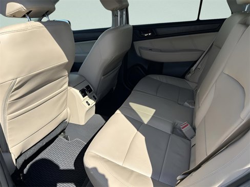 Used 2018 Subaru Outback 2.5i Limited image 6