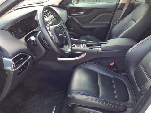 Used 2020 Jaguar F-PACE Prestige image 19