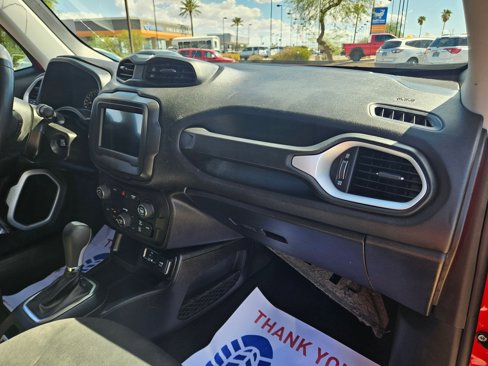 Used 2019 Jeep Renegade Latitude image 19