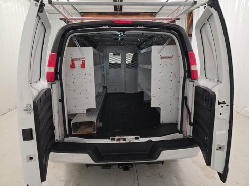Used 2018 Chevrolet Express 3500 w/ Driver Convenience Package image 17