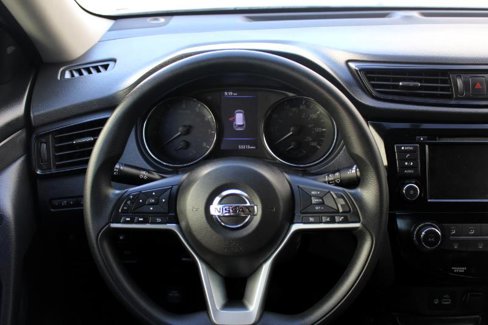 Used 2018 Nissan Rogue S image 17