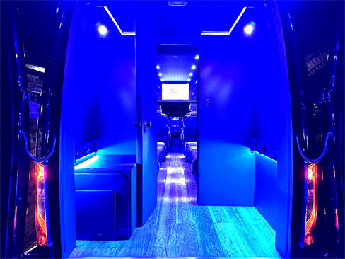 Used 2024 Mercedes-Benz Sprinter 3500 image 19