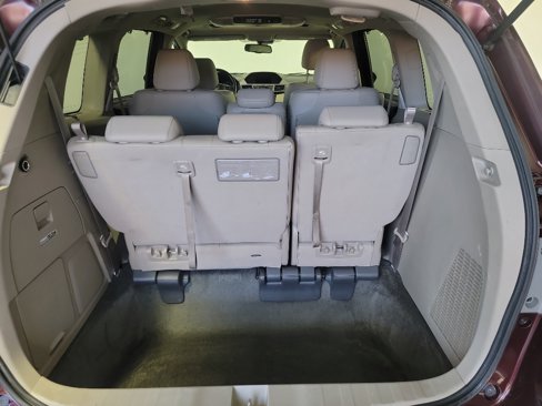 Used 2014 Honda Odyssey Touring Elite image 7