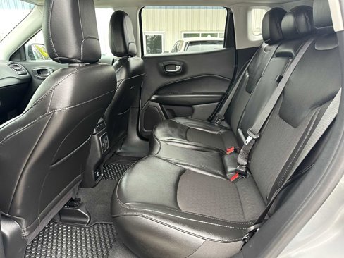 Used 2020 Jeep Compass Latitude image 15