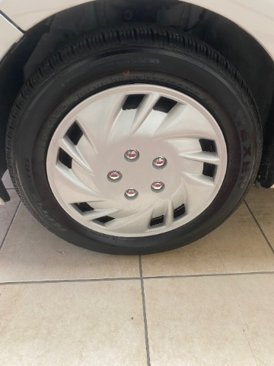 Used 2015 Toyota Yaris L image 24
