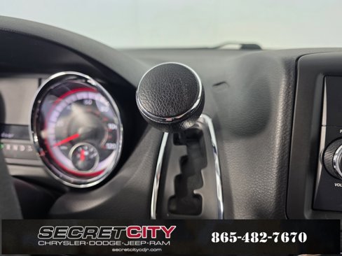 Used 2013 Dodge Grand Caravan SE image 19