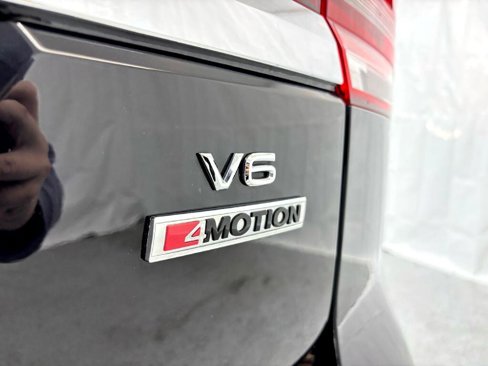 Used 2018 Volkswagen Atlas SEL image 38