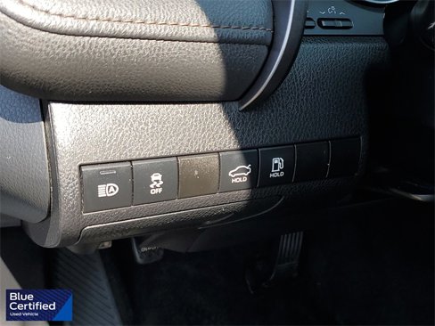 Used 2020 Toyota Camry LE image 8