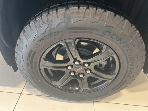 Used 2023 GMC Acadia AT4 image 22