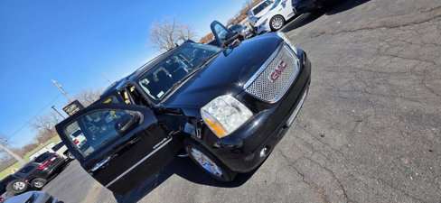 Used 2013 GMC Yukon XL Denali image 17