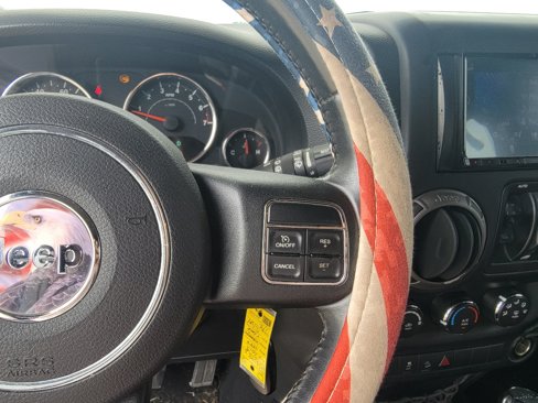 Used 2013 Jeep Wrangler Unlimited Sport image 17