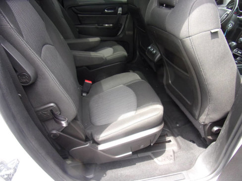 Used 2017 Chevrolet Traverse LT w/ Style and Technology Package image 17