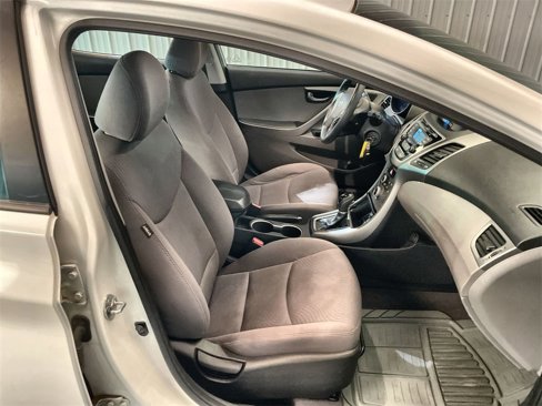 Used 2014 Hyundai Elantra SE image 23