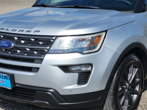 Used 2019 Ford Explorer XLT w/ Equipment Group 202A image 4
