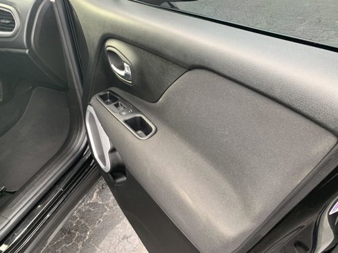 Used 2021 Jeep Renegade Sport image 11