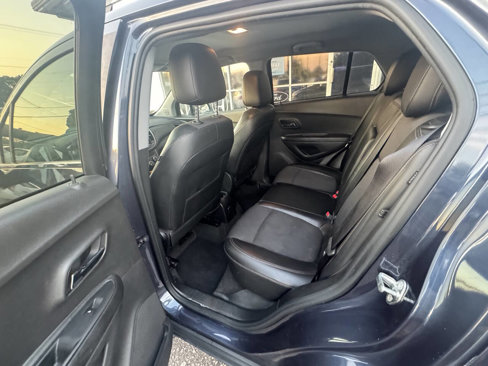 Used 2018 Chevrolet Trax LT w/ LT Convenience Package image 8