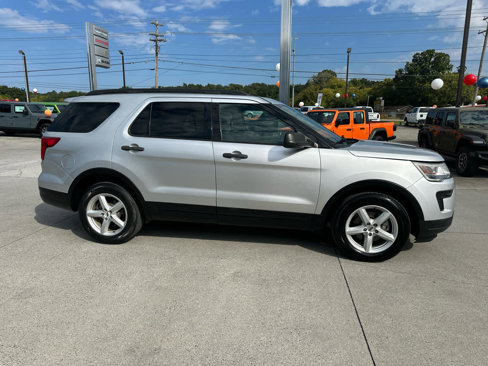 Used 2018 Ford Explorer FWD image 2