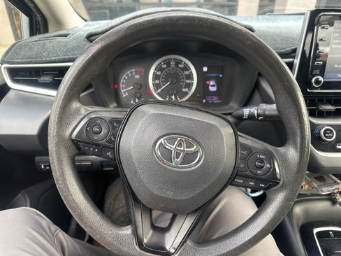 Used 2020 Toyota Corolla LE image 4