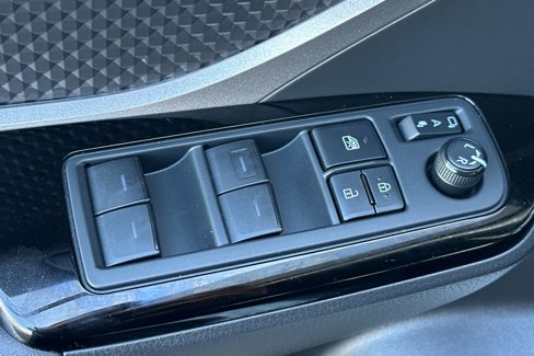 Used 2022 Toyota C-HR Nightshade image 12