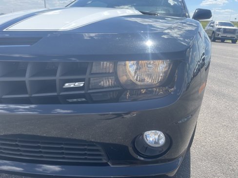Used 2010 Chevrolet Camaro SS w/ White Stripe Package image 9