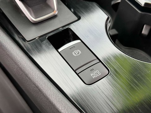Used 2022 Nissan Rogue SV w/ SV Premium Package image 19