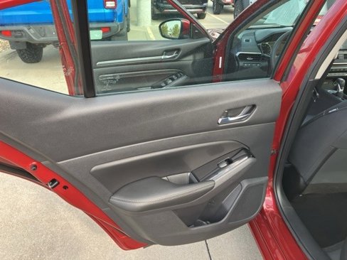 Used 2022 Nissan Altima 2.5 SV w/ SV Premium Package image 24