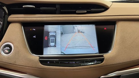 Used 2017 Cadillac XT5 Platinum w/ Driver Assist Package image 32