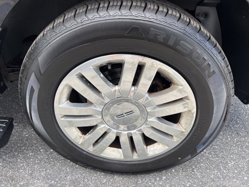 Used 2013 Lincoln Navigator 4WD image 18