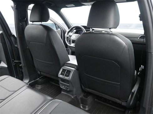 Used 2022 Volkswagen Tiguan SEL R-Line image 25