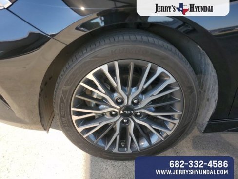 Used 2023 Kia Forte GT-Line image 2