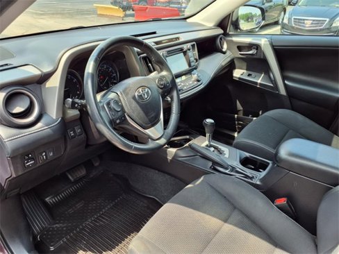 Used 2018 Toyota RAV4 XLE image 13