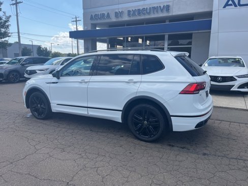 Used 2022 Volkswagen Tiguan SE R-Line image 6