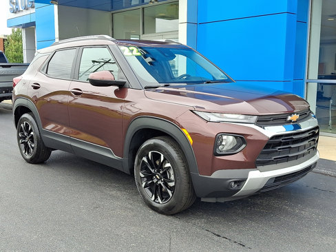 Used 2022 Chevrolet TrailBlazer LT w/ Driver Confidence Package image 2