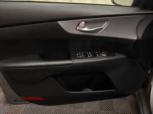 Used 2022 Kia Forte LXS image 11