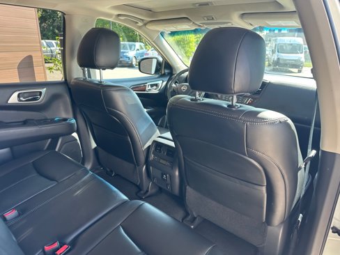 Used 2015 Nissan Pathfinder Platinum w/ Cargo Package image 15