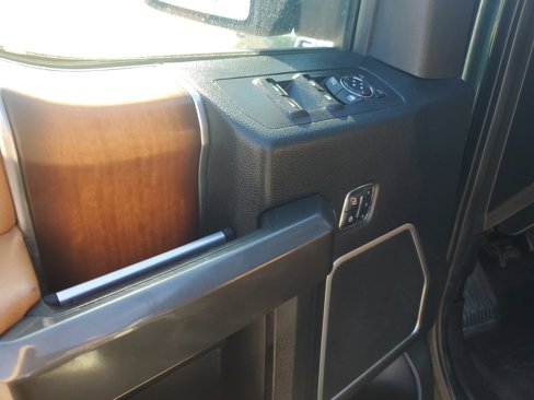 Used 2016 Ford F150 Limited image 7