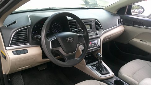 Used 2017 Hyundai Elantra SE image 28
