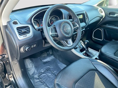 Used 2021 Jeep Compass Latitude image 9