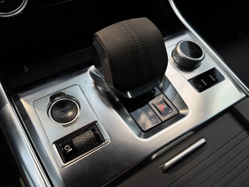 Used 2021 Jaguar XF R-Dynamic SE image 68