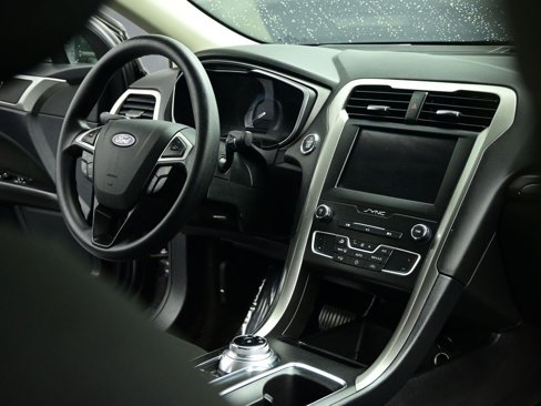 Used 2019 Ford Fusion SE image 25